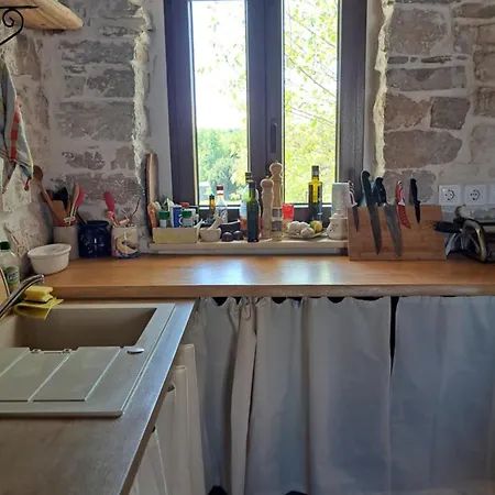 Gourmet Und Apartment Pulici