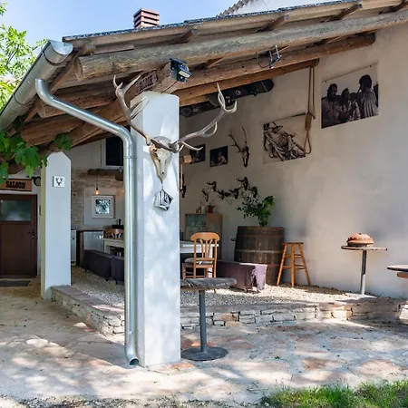 Gourmet Und Apartment Pulici
