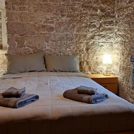 Gourmet Und Apartment Pulici